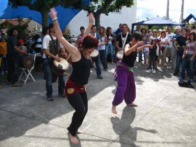 6 de junio - fiesta en San Martin contra la AP69: Grupos de percusion y danzas africanas