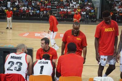 Baloncesto: Angola 69 - 63 Túnez.