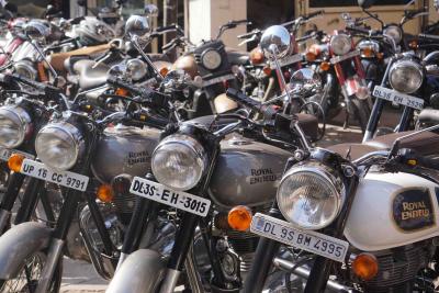 Tiendas de motos en Shri Krishna Das Marg (Naiwala, Karol Bagh, Nueva Delhi)
