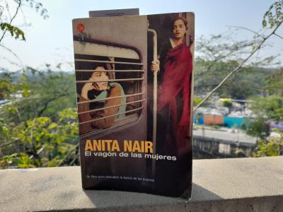 Libros: ¨El vagón de las mujeres¨ -Anita Nair-.