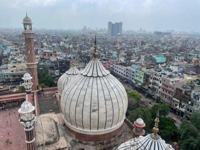 Vistas desde el minarete de la mezquita Aljama (j&#257;m&#257; masjid) de Delhi. Domingo, 18 de agosto de 2024.