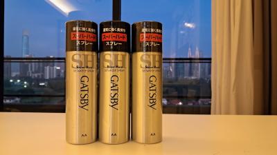 Estas cosas que me pasan: desodorante vs fijador de pelo.